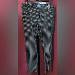 Old Navy Pixie Mid-Rise Pants in a black and white geometric pattern Size 6